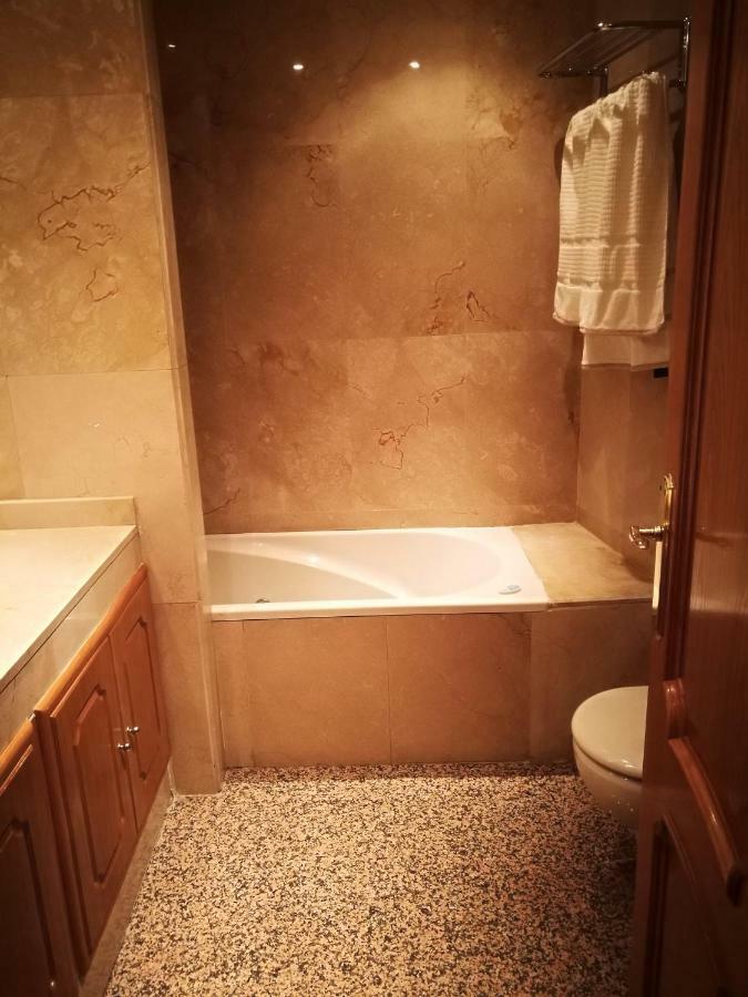 Apartamentos Torr Av America - Lopez De Hoyos - Chamartin Madrid Eksteriør billede